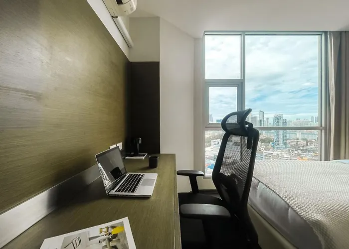 Spacious 118 Sqm Fast Wifi Bts Chong Nonsi Bangkok